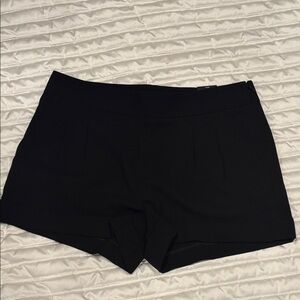 Express SZ6 Black Women's Pleated Shorts NWT